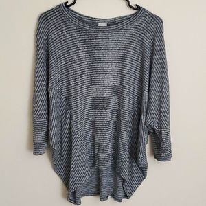 Kaileigh grey & black batwing shirt - L